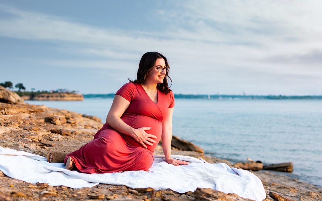 Maternity Photos at 28 Weeks: Documenting Your Journey
